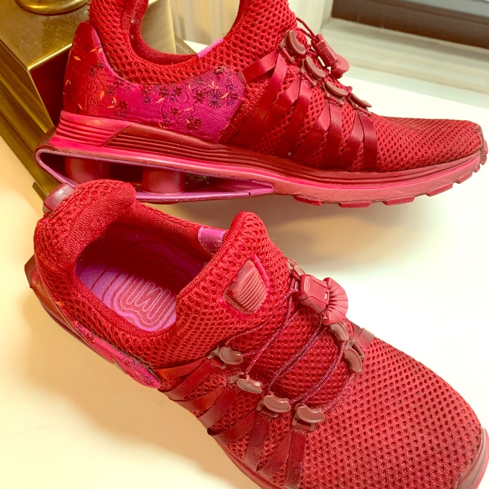 Nike Shox Gravity 7.5 Ruby Red